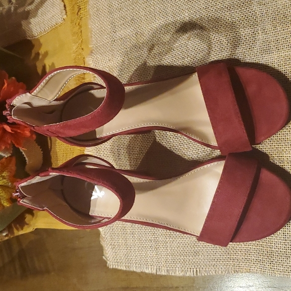 Windsor Shoes - Windsor pumps heels shoes.